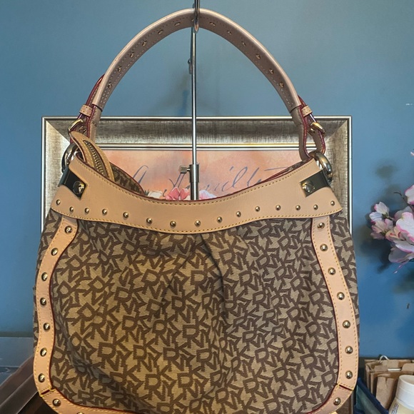 DKNY hobo monogram handbag - Picture 2 of 5